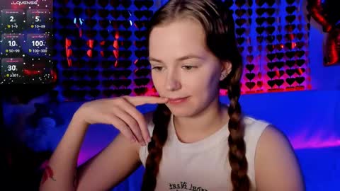 Snapshot of fox_lisaaa chatting on 03-06-26, 08:27 Lisa online show from 03-06-26, 08:27