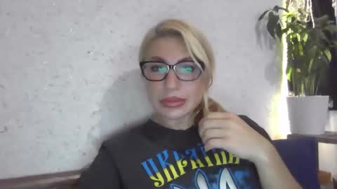 fox_red_lady7 online show from 10-10-25, 12:37