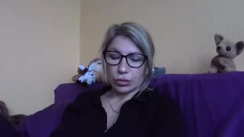 fox_red_lady7 online show from 02-06-26, 09:56