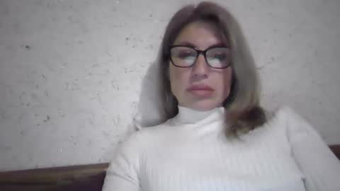 fox_red_lady7 online show from 02-19-26, 03:30