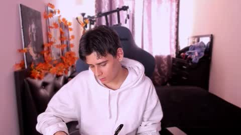 Foxicfu online show from 11-07-25, 04:12