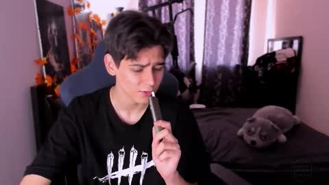 Foxicfu online show from 11-23-25, 07:08