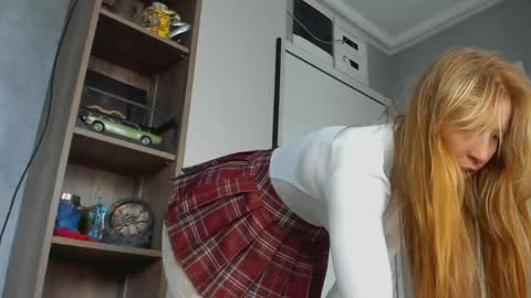 Hello world Feel free to follow  online show from 05-24-26, 08:30