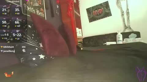 Snapshot of foxxbell chatting on 02-19-25, 11:46 foxxbell online show from 02-19-25, 11:46
