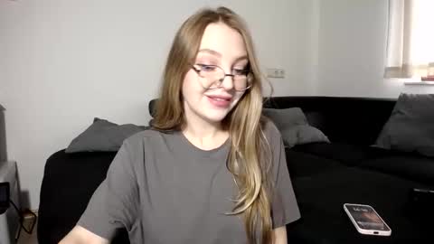 Snapshot of foxxialice chatting on 10-13-25, 12:16 foxxialice online show from 10-13-25, 12:16