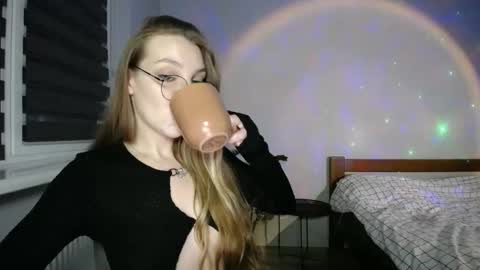 Snapshot of foxxialice chatting on 11-19-25, 05:46 foxxialice online show from 11-19-25, 05:46