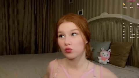 Snapshot of foxxx_tail chatting on 10-20-25, 03:12 Petra online show from 10-20-25, 03:12