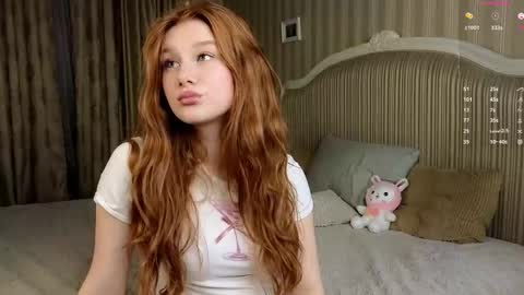 Snapshot of foxxx_tail chatting on 11-14-25, 02:05 Petra online show from 11-14-25, 02:05