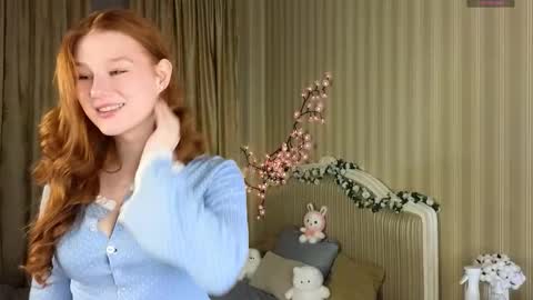 Snapshot of foxxx_tail chatting on 12-19-25, 12:56 Petra online show from 12-19-25, 12:56