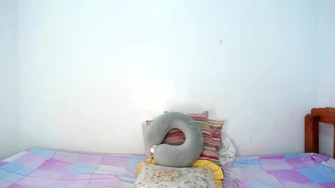 Snapshot of foxxxy_bunny18 chatting on 01-28-25, 11:49 Rianne online show from 01-28-25, 11:49