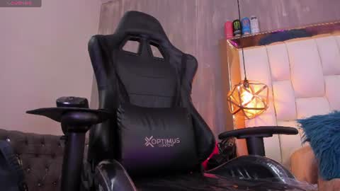 Foxxy  online show from 06-15-26, 05:59