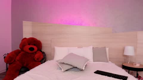 Snapshot of foxxyclarise chatting on 02-05-25, 11:12 Clarise online show from 02-05-25, 11:12