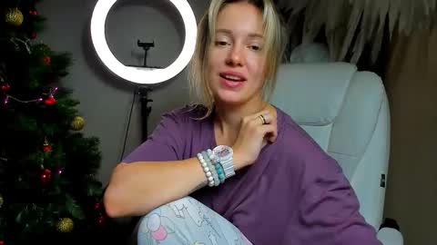 Foxy online show from 12-03-25, 12:18