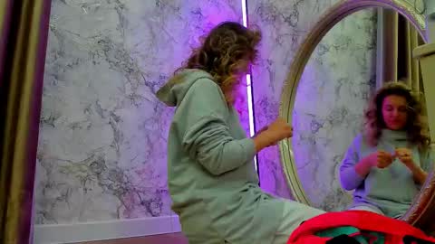 Snapshot of foxy_blond chatting on 02-25-26, 12:20 Foxy online show from 02-25-26, 12:20