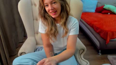 Snapshot of foxy_blond chatting on 03-09-26, 12:25 Foxy online show from 03-09-26, 12:25