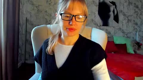 Snapshot of foxy_blond chatting on 03-20-26, 12:26 Foxy online show from 03-20-26, 12:26