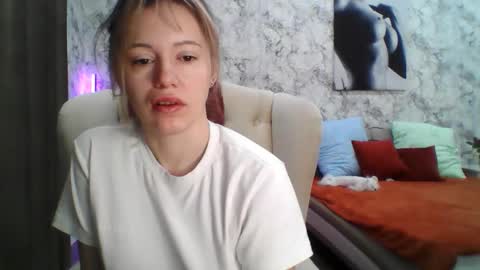 Snapshot of foxy_blond chatting on 03-23-26, 12:25 Foxy online show from 03-23-26, 12:25