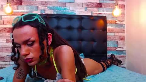 Ella online show from 03-10-26, 06:24