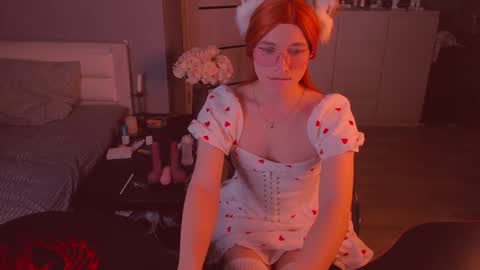 Snapshot of foxy_jpg chatting on 10-26-25, 09:53 Sue online show from 10-26-25, 09:53