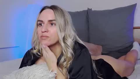 Foxy Kimmi online show from 12-16-25, 06:51