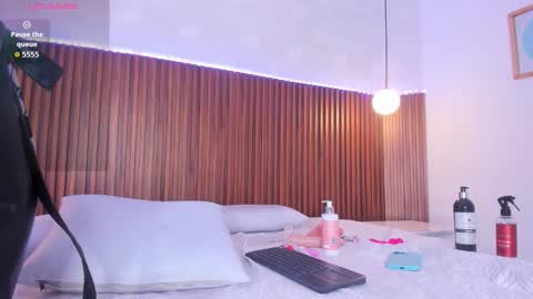 foxy_kylie online show from 03-08-26, 02:04