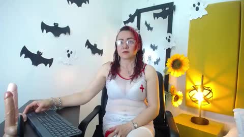 Foxy miilf online show from 10-29-25, 12:51