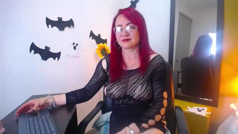 Foxy miilf online show from 11-03-25, 12:50