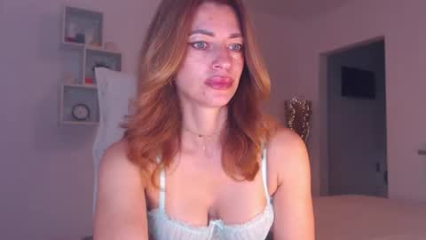 Adela - Single mom. 40 y online show from 06-30-26, 06:36