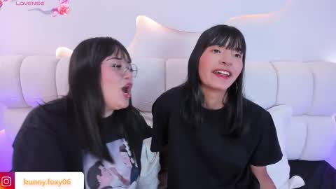 Snapshot of foxybuny chatting on 03-26-26, 06:08 FOXY AND BUNNY online show from 03-26-26, 06:08