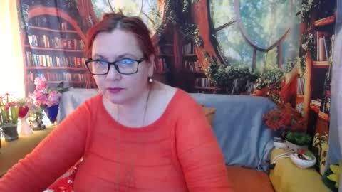 Snapshot of foxydesiree chatting on 06-12-26, 01:43 foxydesiree online show from 06-12-26, 01:43