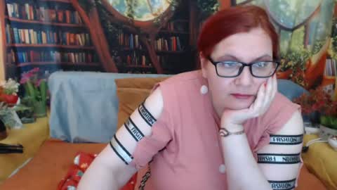 Snapshot of foxydesiree chatting on 06-20-26, 03:59 foxydesiree online show from 06-20-26, 03:59