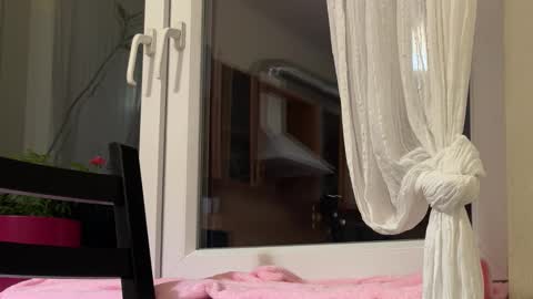 Snapshot of foxyduchess chatting on 10-20-25, 04:29 Mei online show from 10-20-25, 04:29