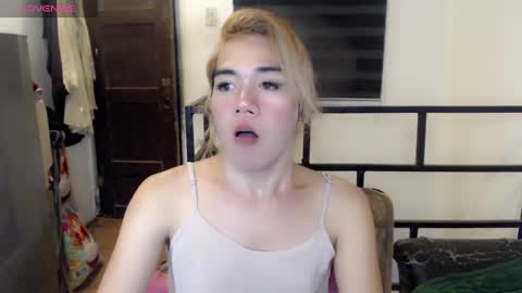 Snapshot of foxyinnocentstar chatting on 02-15-25, 02:33 jenny online show from 02-15-25, 02:33