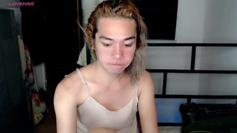 Snapshot of foxyinnocentstar chatting on 02-20-25, 02:13 jenny online show from 02-20-25, 02:13