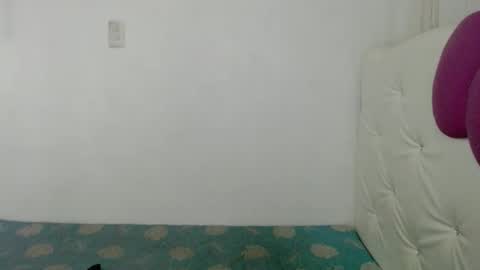 Daniela online show from 10-21-25, 01:28