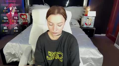 Snapshot of foxymayy chatting on 03-07-26, 09:12 Maya online show from 03-07-26, 09:12