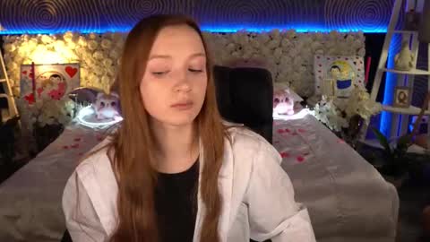 Snapshot of foxymayy chatting on 03-18-26, 01:47 Maya online show from 03-18-26, 01:47