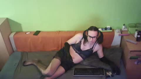 Snapshot of foxysabine chatting on 12-29-24, 04:38 FoxySabine online show from 12-29-24, 04:38