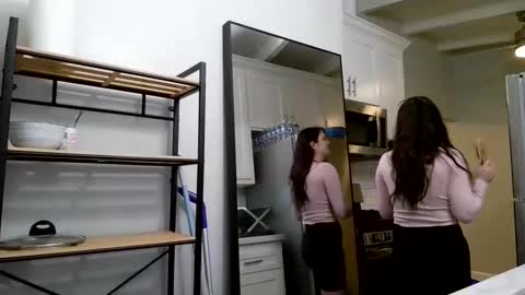 Angel online show from 09-25-25, 03:27