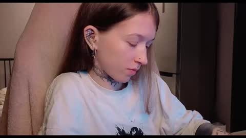 fran_bow online show from 11-10-25, 02:49