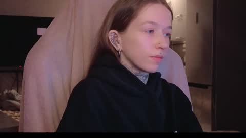 fran_bow online show from 02-03-26, 06:22