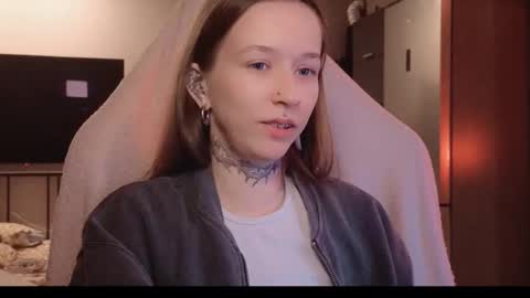 fran_bow online show from 02-22-26, 08:07