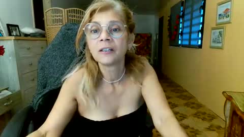 francelune online show from 05-12-26, 01:08