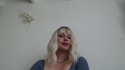 Snapshot of francescaasmith chatting on 02-18-25, 09:31 Francesca online show from 02-18-25, 09:31