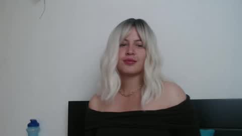 Snapshot of francescaasmith chatting on 02-23-25, 08:11 Francesca online show from 02-23-25, 08:11