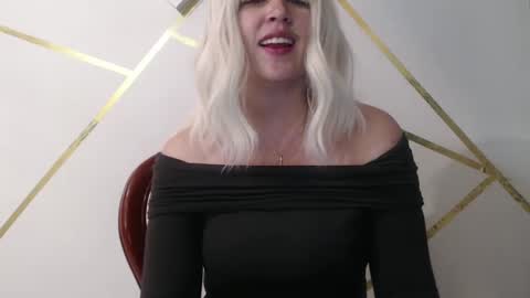 Snapshot of francescaasmith chatting on 03-08-25, 01:39 Francesca online show from 03-08-25, 01:39