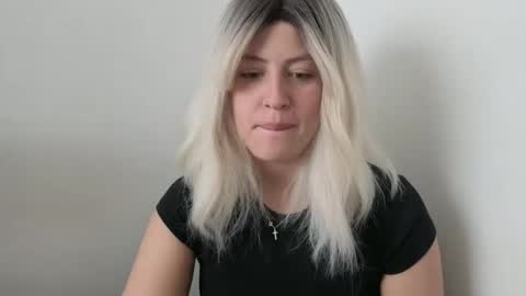 Snapshot of francescaasmith chatting on 09-14-25, 09:03 Francesca online show from 09-14-25, 09:03