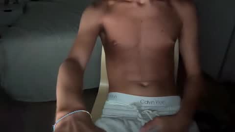 Snapshot of francesco727 chatting on 09-12-25, 10:32 francesco online show from 09-12-25, 10:32