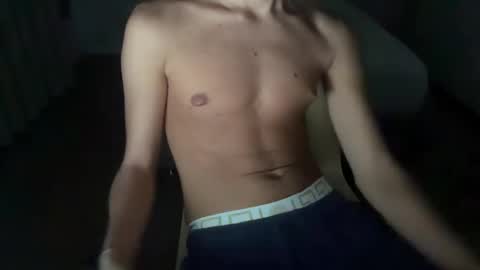 Snapshot of francesco727 chatting on 10-08-25, 10:18 francesco online show from 10-08-25, 10:18