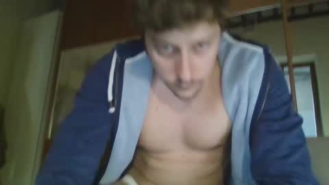 Snapshot of francesco_831115 chatting on 10-19-25, 02:18 francesco_831115 online show from 10-19-25, 02:18